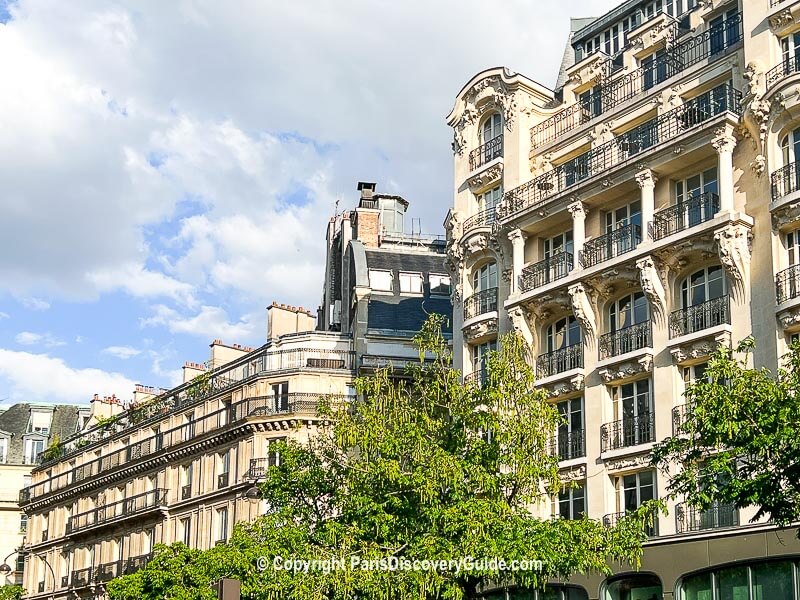 Architecture along the 2nd arrondissement's Grands Boulevards