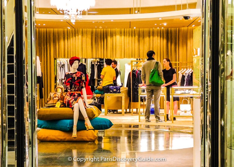 Designer boutique in Printemps Haussmann 