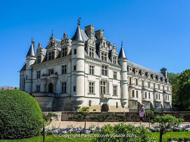 Château de Chenonceau and the edge of its spectacular garden