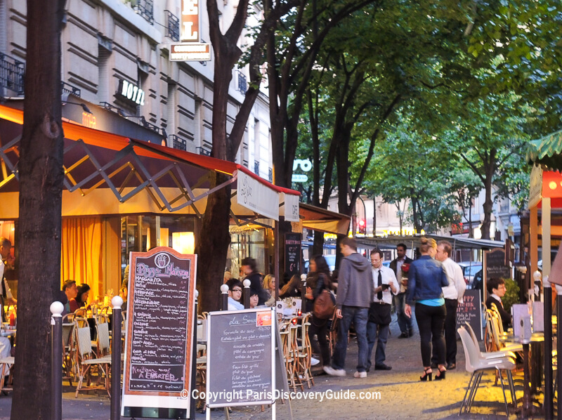 Terrace dining in the Convention neighborhood near Hotel Moderniste Terrace dining in the Convention neighborhood near Hotel Moderniste