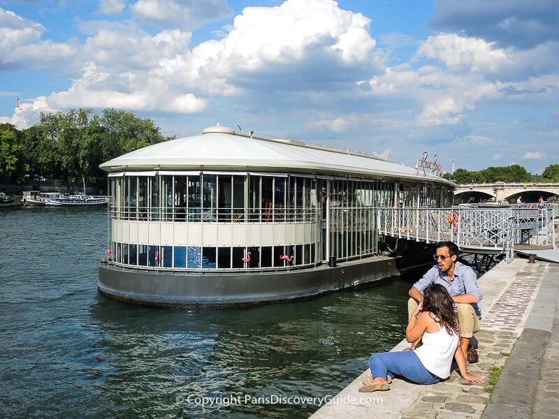 Rosa Bonheur Sur Seine, a floating bar near the Pont Alexandre III bridge in the 7th arrondissement