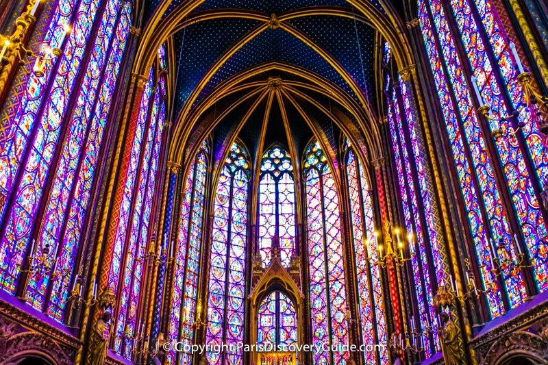 Breath-taking stained glass at Sainte-Chapelle Breath-taking stained glass at Sainte-Chapelle