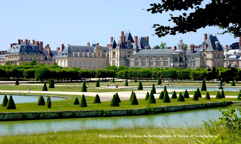 Fabulous garden and pools a Fontainebleau Fabulous garden and pools a Fontainebleau