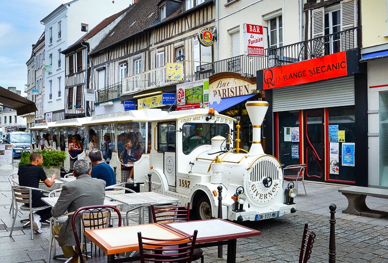 The shuttle bus (designed to look like a train) between Vernon and Giverny- Photo credit: iStock/smontgom65