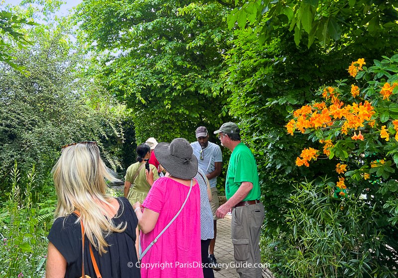Small group tour briefing in Monet's garden in Giverny