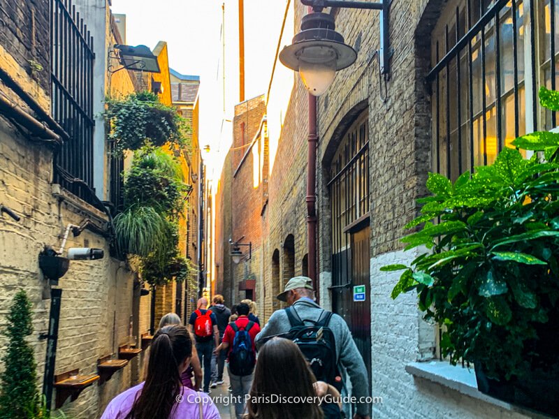 Brydges Place, London's narrowest alley