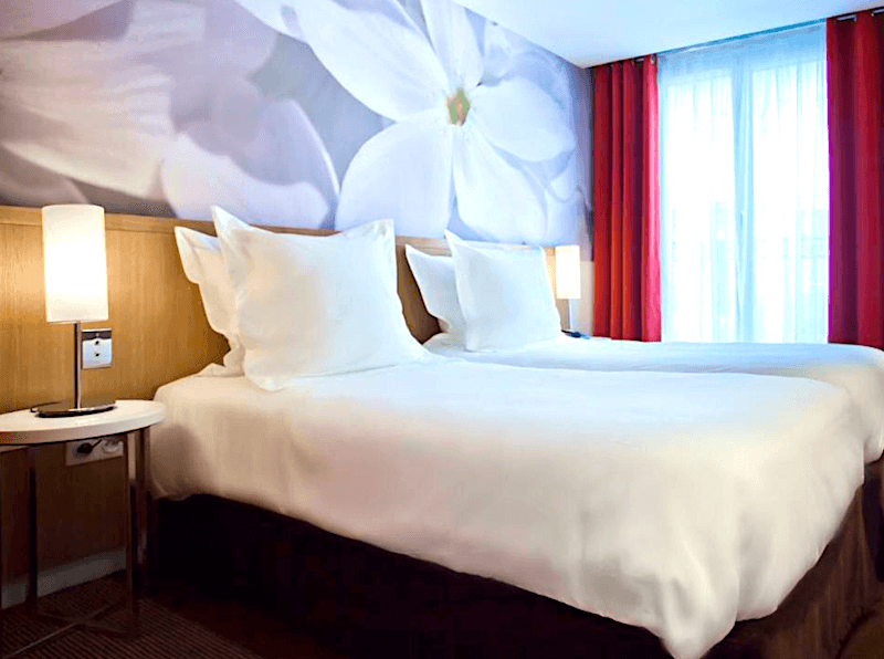 Guestroom at Albe Hôtel Saint-Michel in the Latin Quarter in Paris Guestroom at Albe Hôtel Saint-Michel in the Latin Quarter in Paris