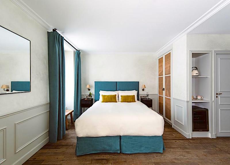 Guest room at HOY Hotel in Paris's 9th arrondissement Guest room at HOY Hotel in Paris's 9th arrondissement