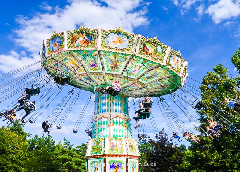 Amusement ride at Jardin d'Acclimatation