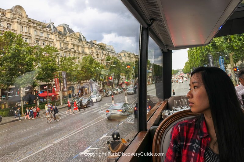 During muggy or rainy June weather, the air-conditioned Bus Toqué gives you the perfect way to savor sightseeing, a gourmet meal, & champagne