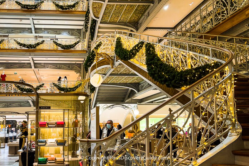 La Samaritaine with Christmas decorations