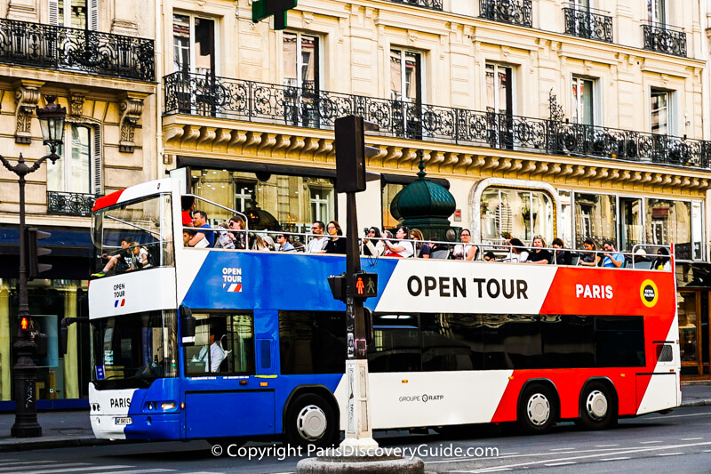 Hop on hop off bus in Paris