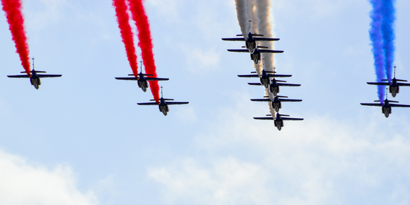 Air show at Paris Air Show- French tricolors - Photo credit: AdobeStock/Seabird75 