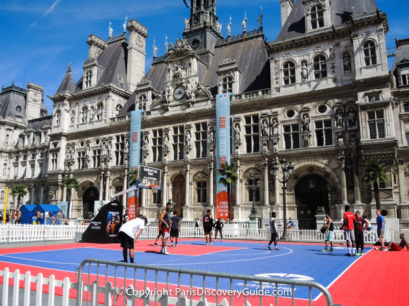 Basketball court in front of Hôtel de Ville (Paris City Hall) during Paris Plages  