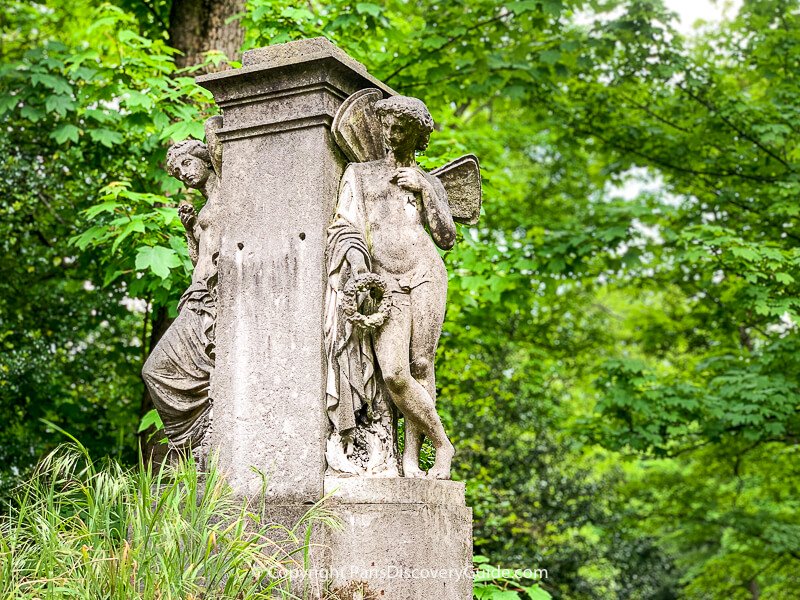 Pere Lachaise Cemetery in August