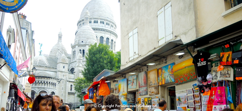 Place de Tertre next to Sacré Coeur in Paris's 18th Arrondissement Place de Tertre next to Sacré Coeur in Paris's 18th Arrondissement