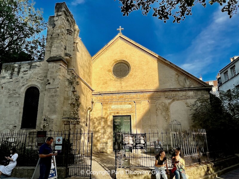 The Romanesque architecture of Eglise Saint-Julien-le-Pauvre