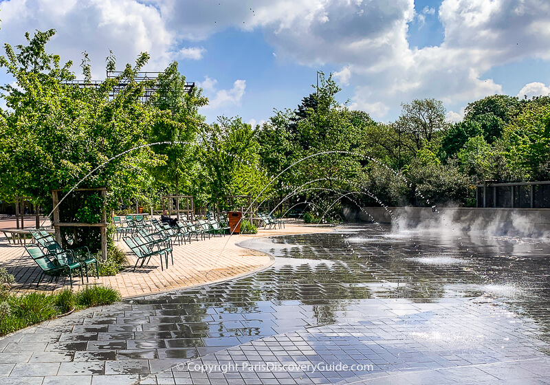 Splash pool at Jardin de Acclimatation, next to Fondation Louis Vuitton