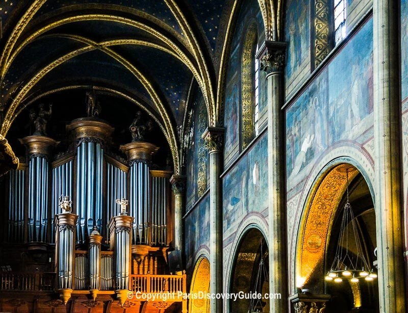 The magnificent pipe organ at Église Saint-Germain-des-Prés