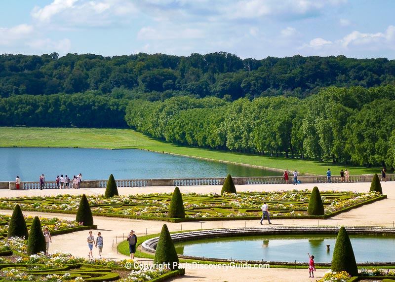 Formal gardens and pools at Versailles Chateau