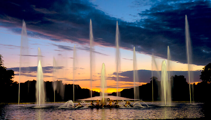 Musical Fountains show at Chateau de Versailles - Photo credit: Yann Caradec Musical Fountains show at Chateau de Versailles - Photo credit: Yann Caradec