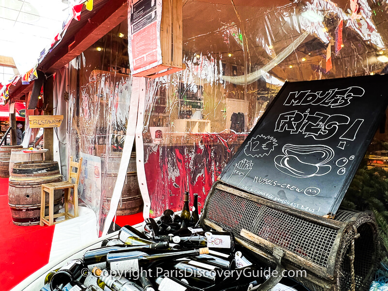 One of several brasseries (bars serving pub food) in Magie de Noel