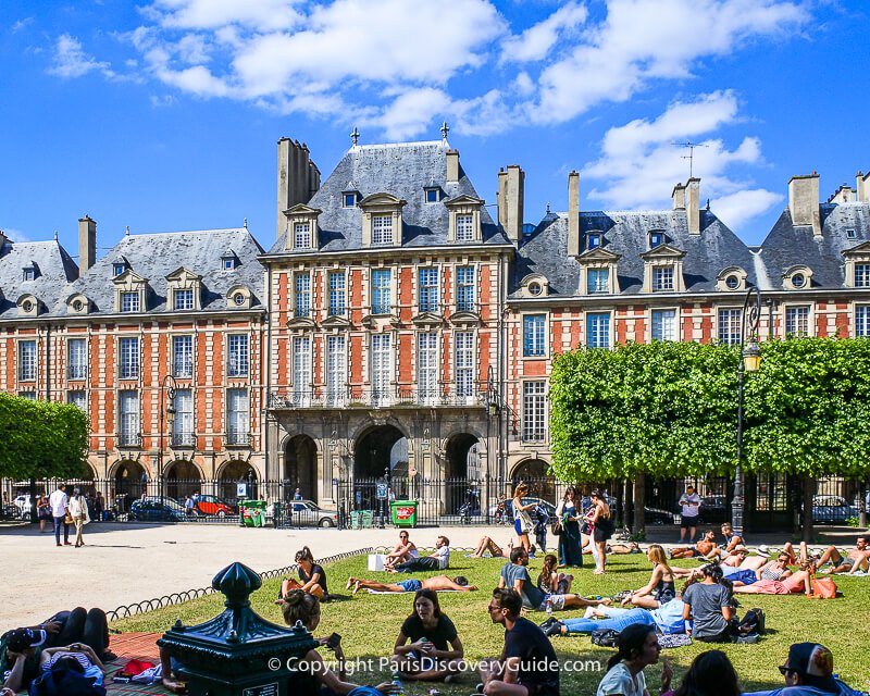 Place des Vosges in the Marais on a sunny July day